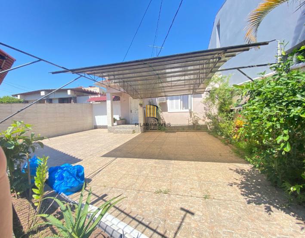 Casa 5 dormitórios no bairro Camaquã