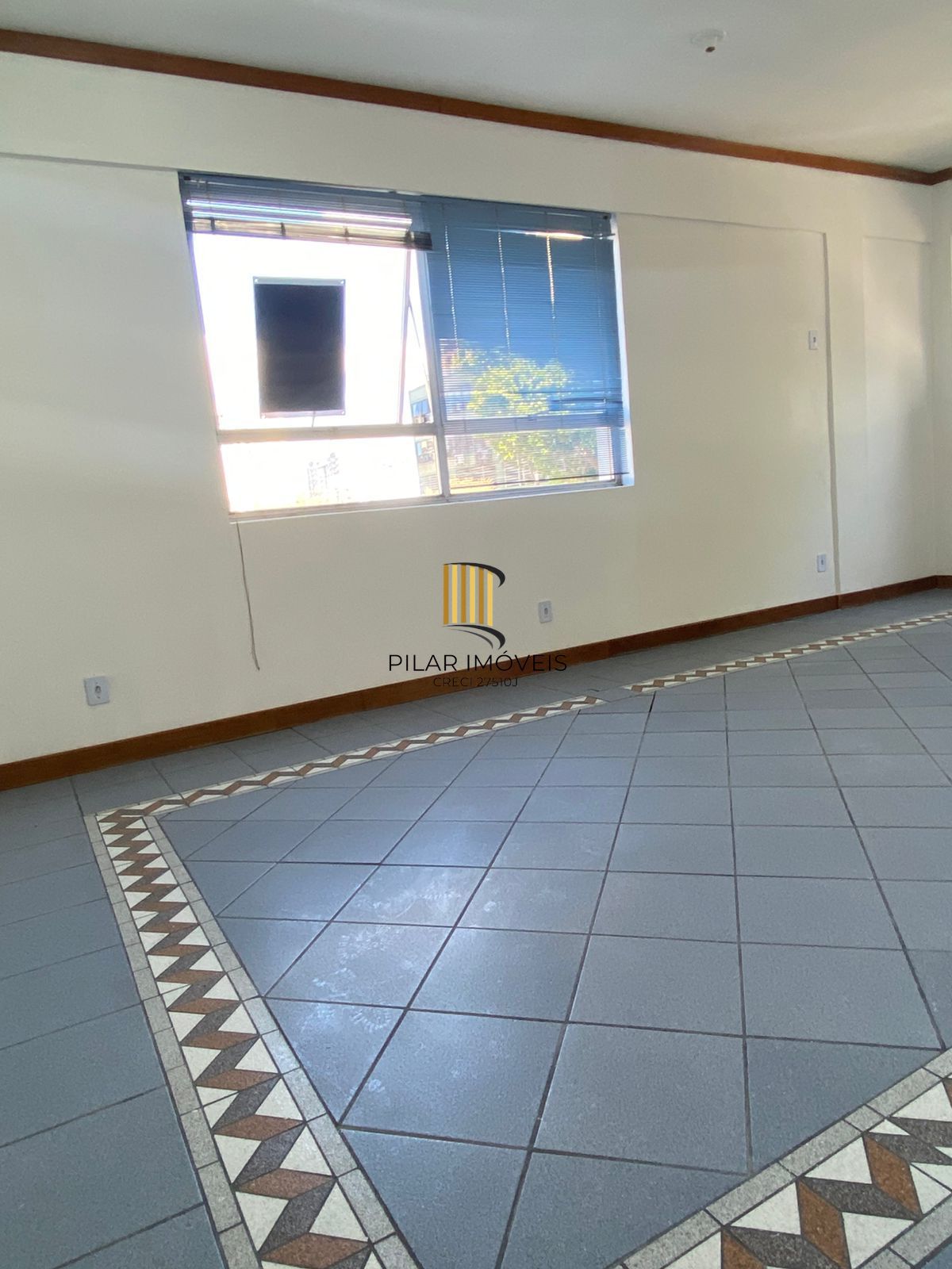 02 salas comerciais, 47 m² privativos, banheiro, elevador no Passo da Areia