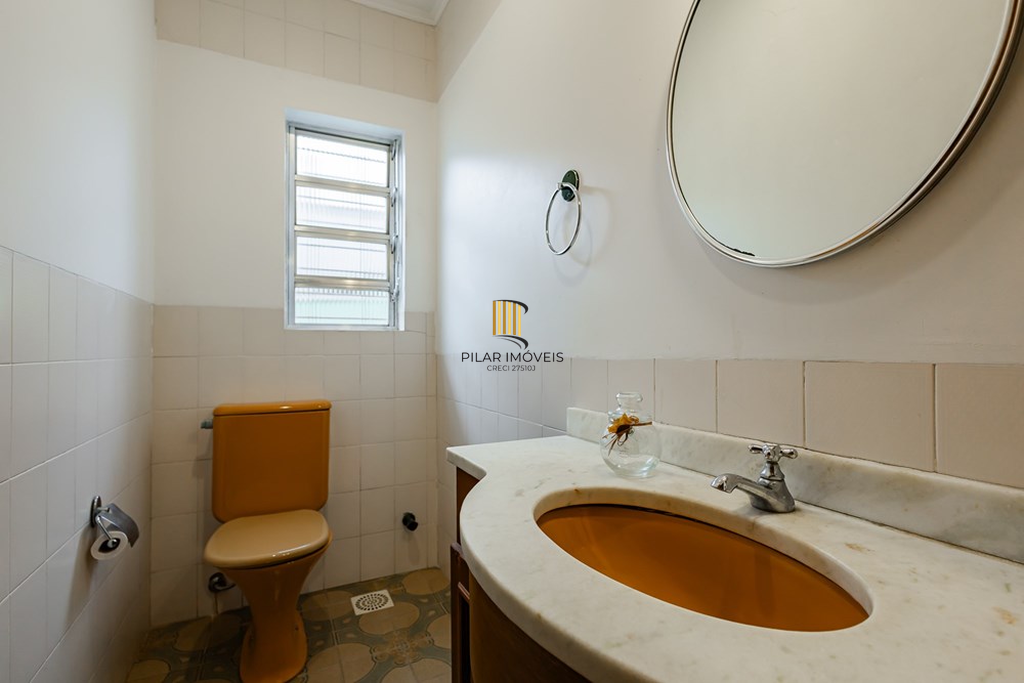 Casa 5 dormitórios no bairro Petrópolis