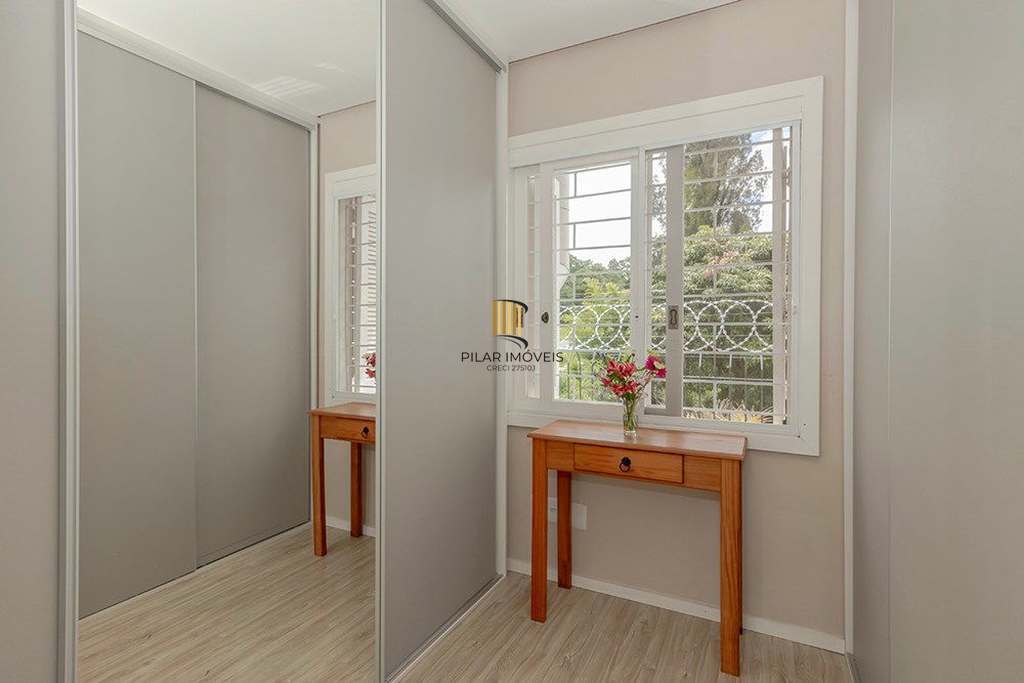 Casa 3 dormitórios no bairro Ipanema