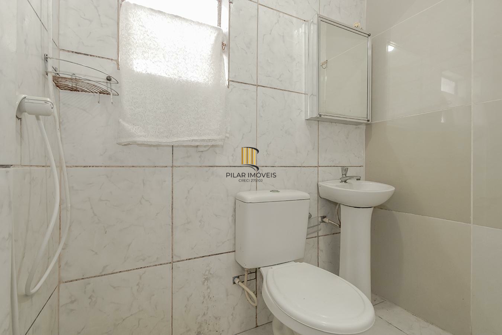 Casa 3 dormitórios no bairro Floresta