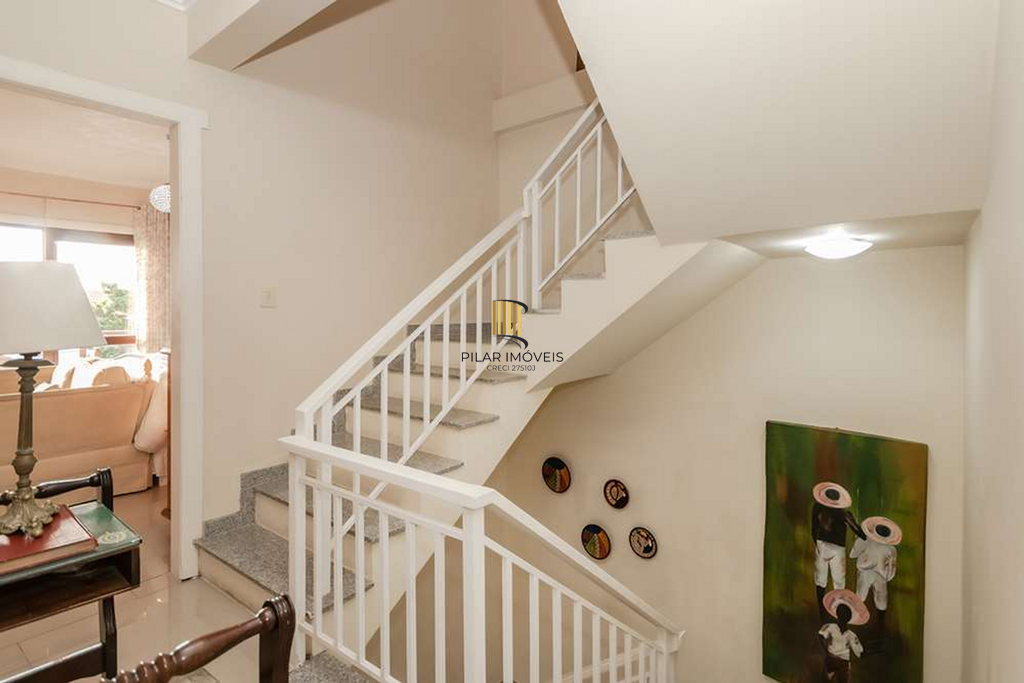 Casa 3 dormitórios no bairro Nonoai