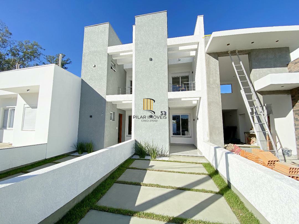 Casa 2 dormitórios no bairro Hípica