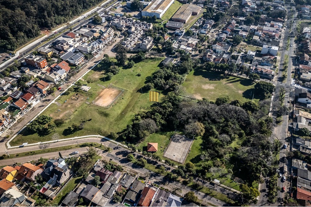 Casa 4 dormitórios no bairro Morro Santana
