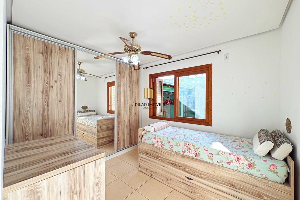 Casa 2 dormitórios no bairro Hípica