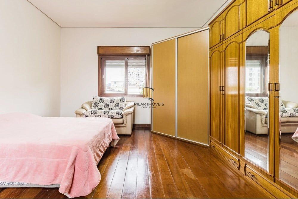 Casa 3 dormitórios no bairro Santana