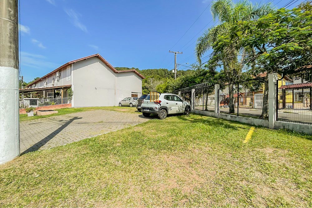 Casa de Condomínio 2 dormitórios no bairro Hípica