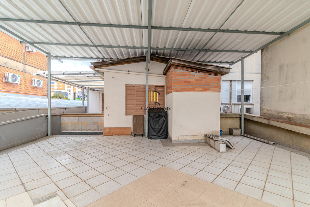 Casa 6 dormitórios no bairro Santana
