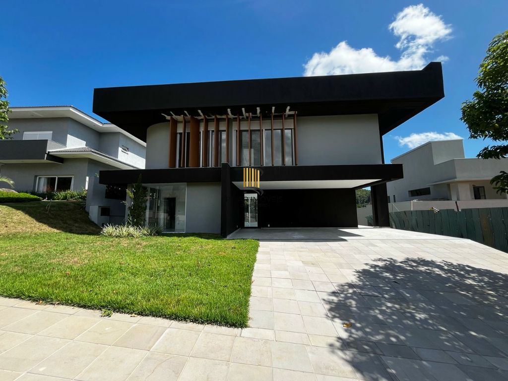 Casa de Condomínio 4 dormitórios no bairro Vila Nova