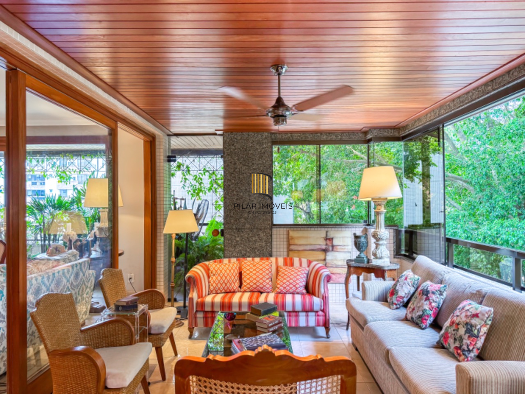 Apartamento 4 dormitórios no bairro Bela Vista