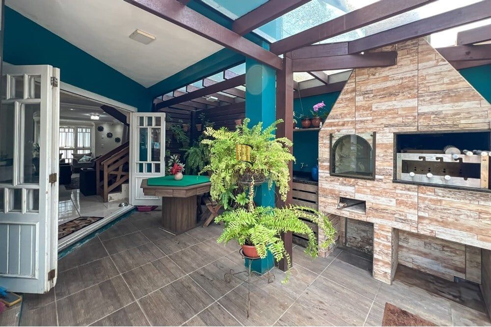 Casa 4 dormitórios no bairro São Luis