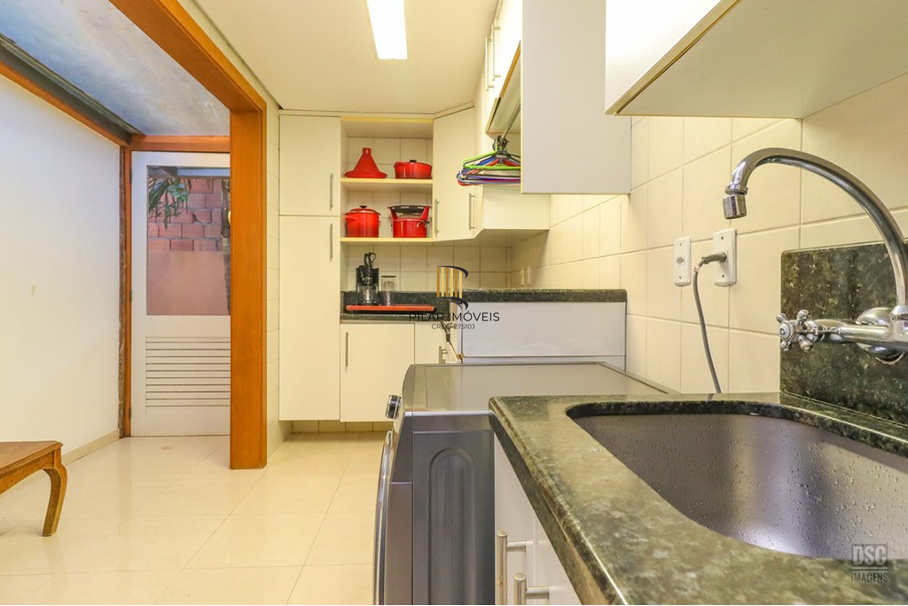 Casa de Condomínio 4 dormitórios no bairro Tristeza