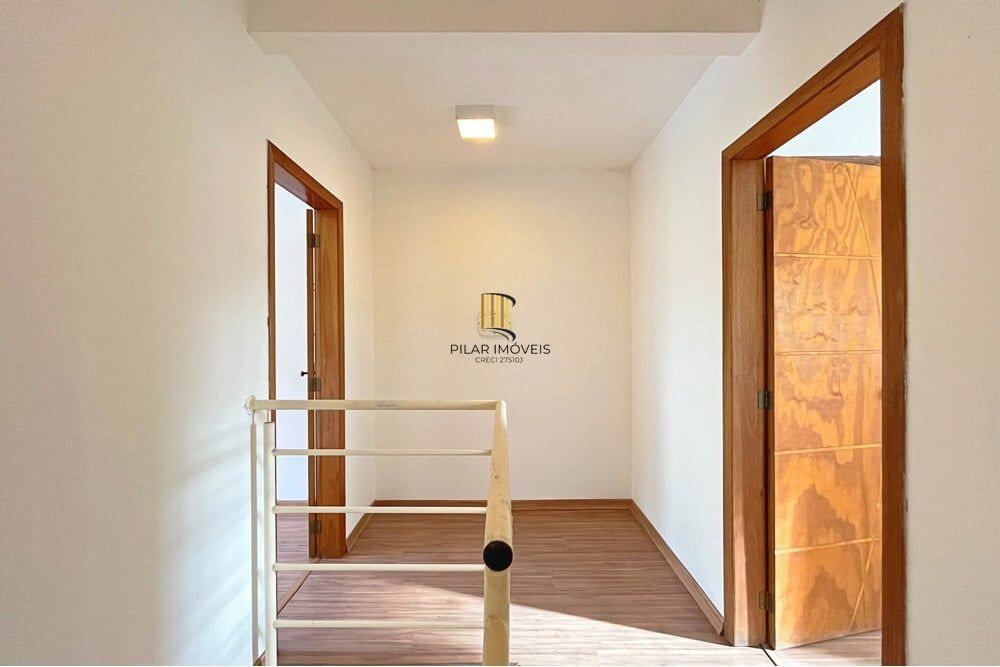 Casa 2 dormitórios no bairro Guarujá