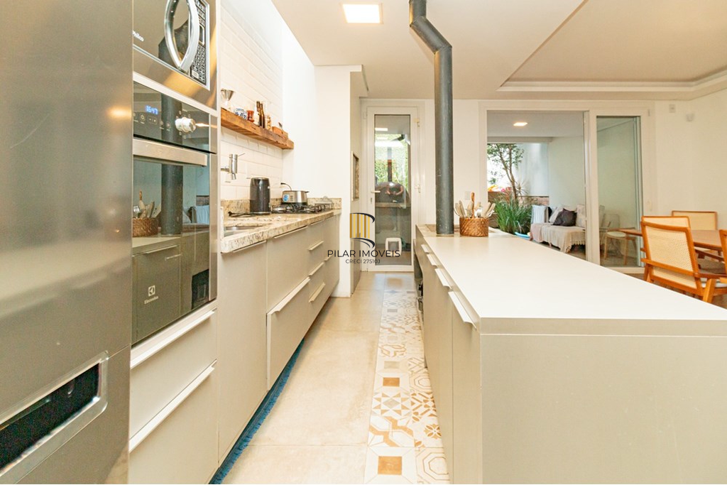 Casa 4 dormitórios no bairro Chácara das Pedras