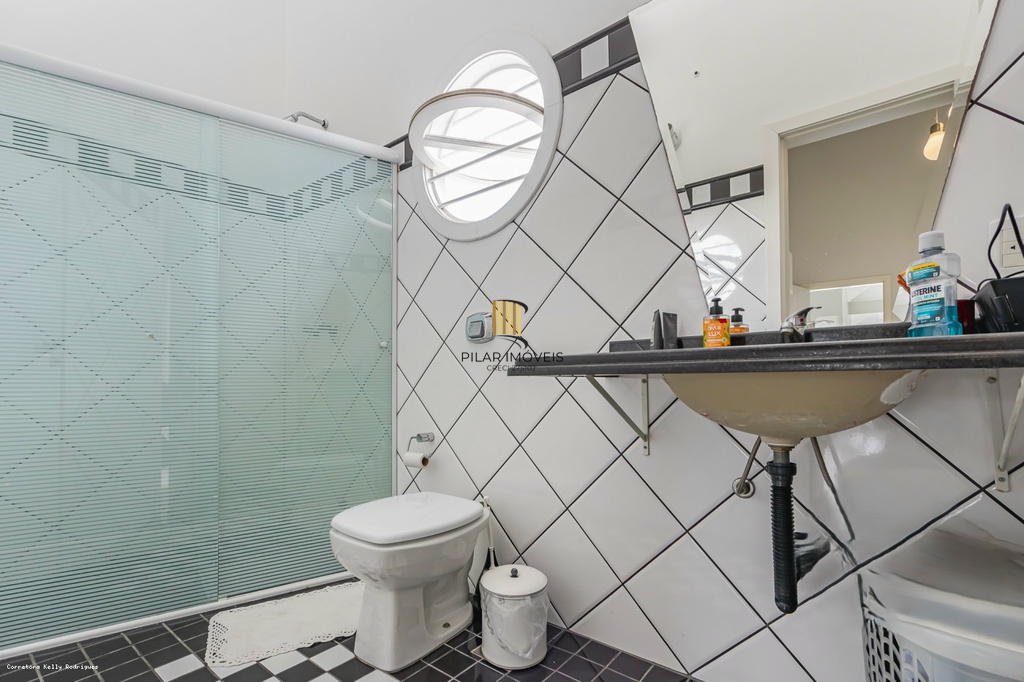 Casa 4 dormitórios no bairro Moinhos de Vento