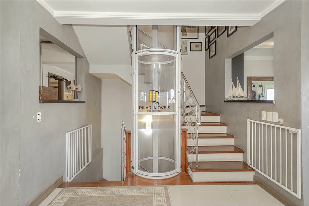 Casa 4 dormitórios no bairro Vila Assunção
