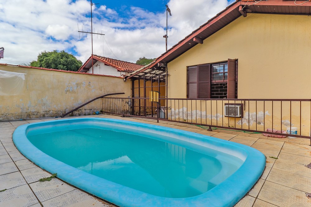 Casa 3 dormitórios no bairro Rubem Berta