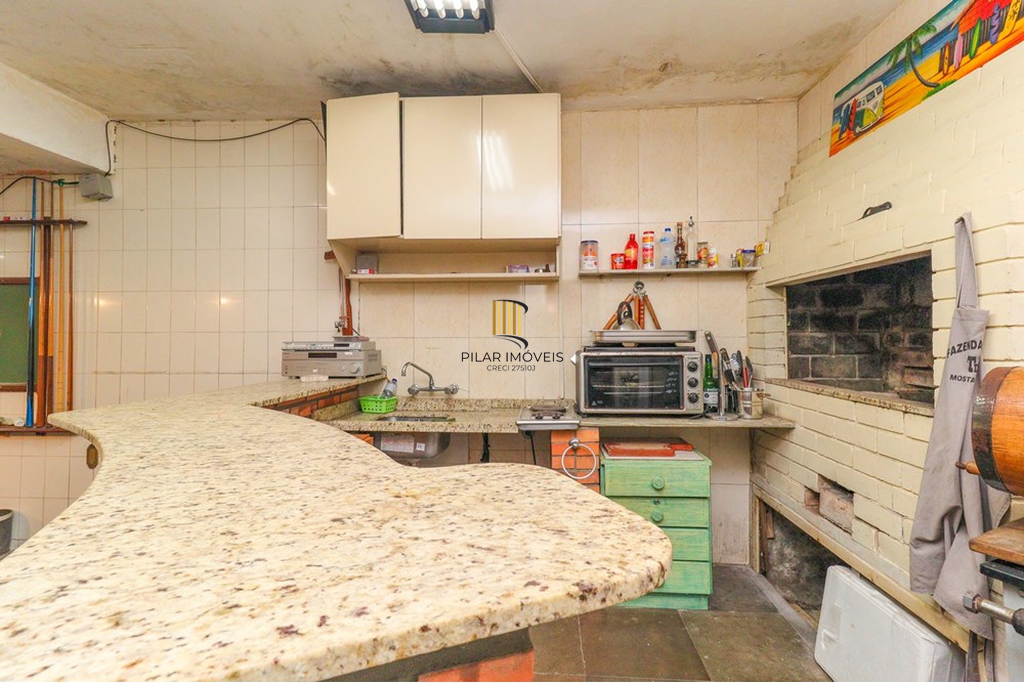 Casa 4 dormitórios no bairro Três Figueiras