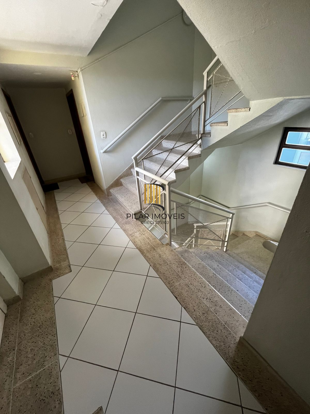 Apto 03 dorm com suíte, andar alto, vista, ótima posição solar, 1 vaga no Cristo