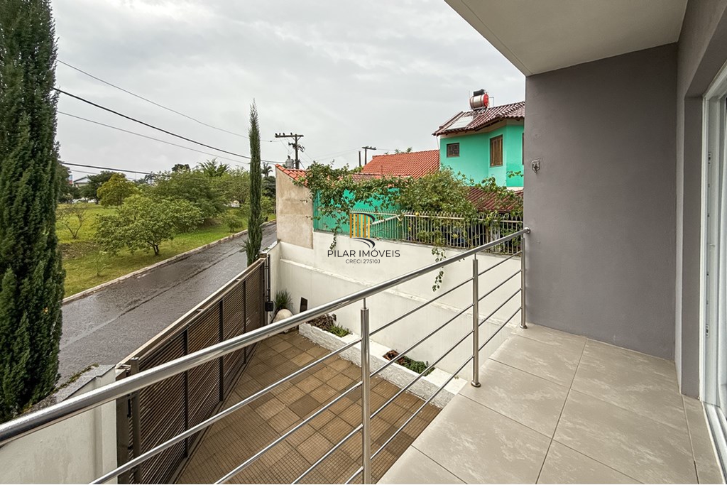 Casa 5 dormitórios no bairro Igara