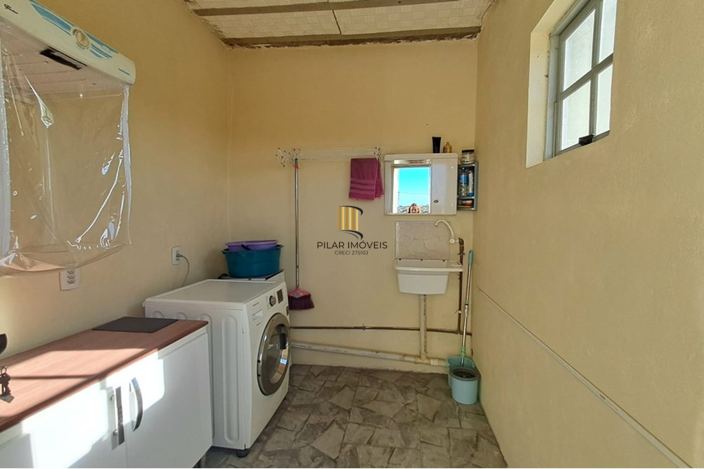 Casa 2 dormitórios no bairro Jardim Algarve