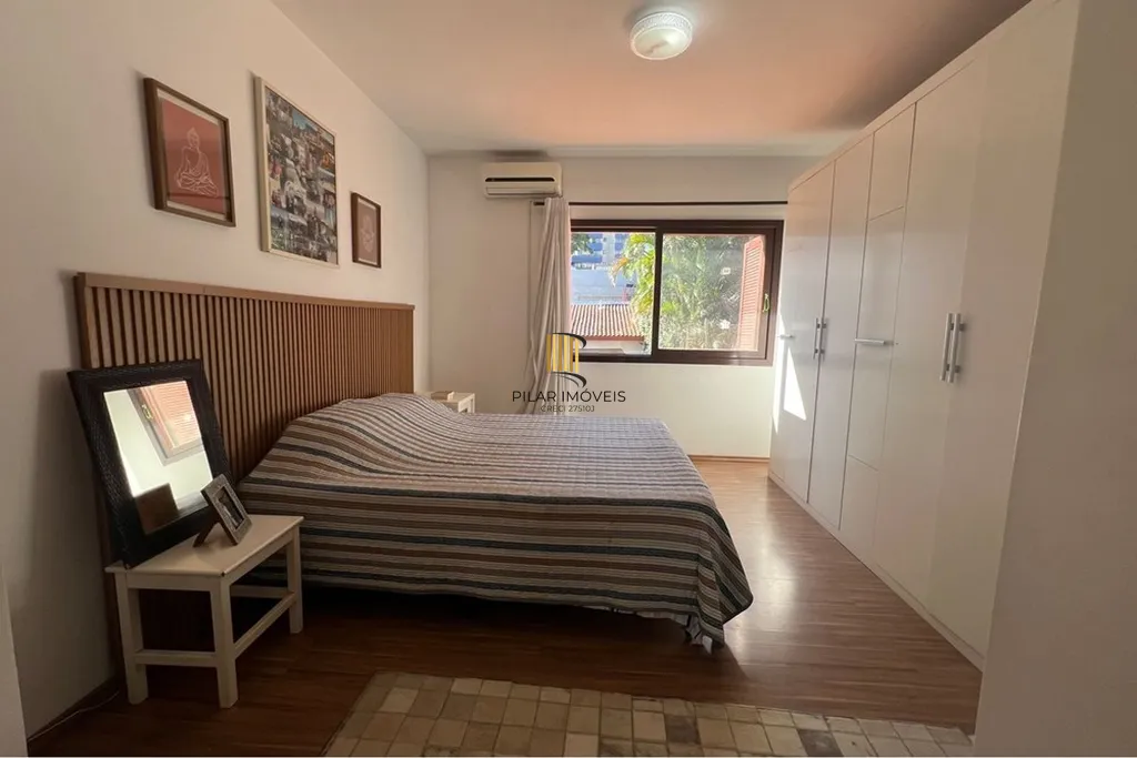 Casa 4 dormitórios no bairro Petrópolis