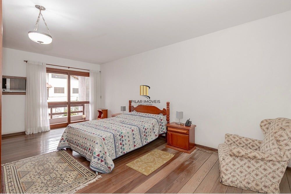 Casa 4 dormitórios no bairro Jardim Itu