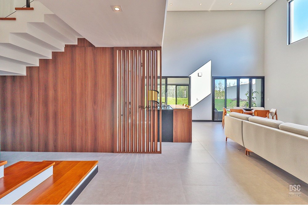 Casa de Condomínio 5 dormitórios no bairro Vila Nova