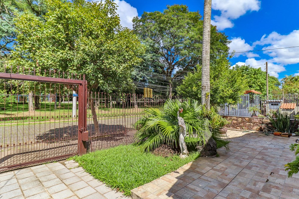 Casa 3 dormitórios no bairro Rubem Berta