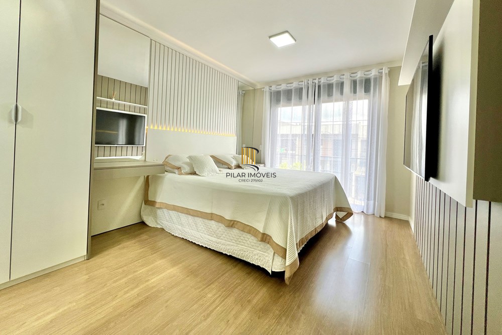 Casa 3 dormitórios no bairro Igara