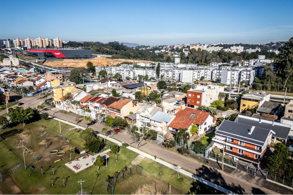 Casa 4 dormitórios no bairro Morro Santana