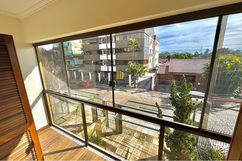 Casa 3 dormitórios no bairro Sarandi