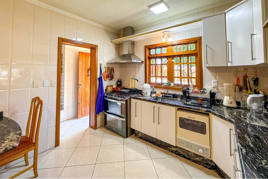 Casa 6 dormitórios no bairro Marechal Rondon