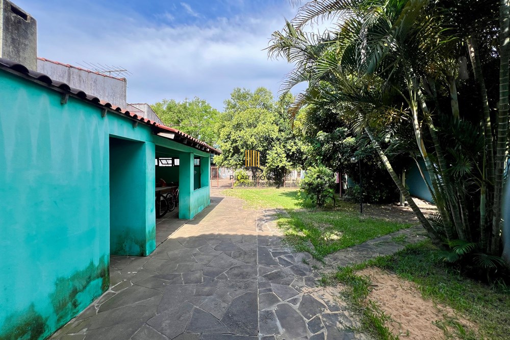 Casa 4 dormitórios no bairro Igara