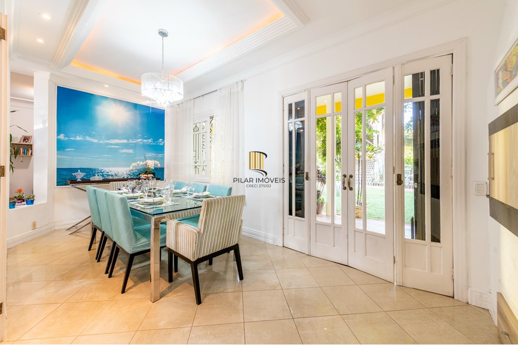 Casa 4 dormitórios no bairro Ipanema