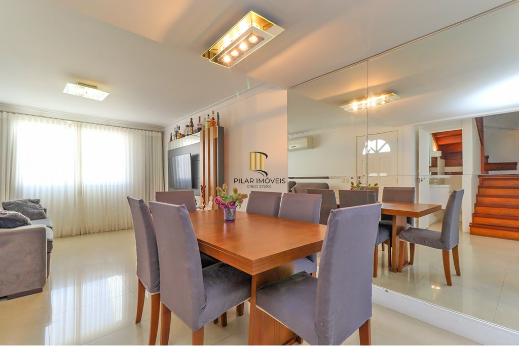 Casa de Condomínio 4 dormitórios no bairro Jardim Itu