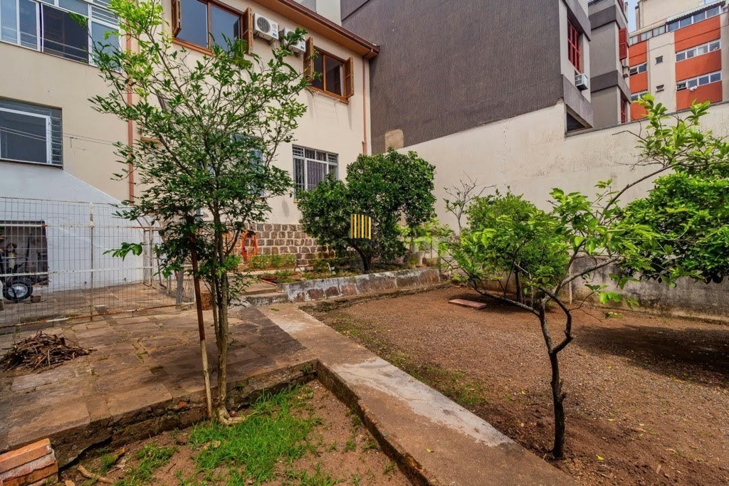 Casa 3 dormitórios no bairro Menino Deus