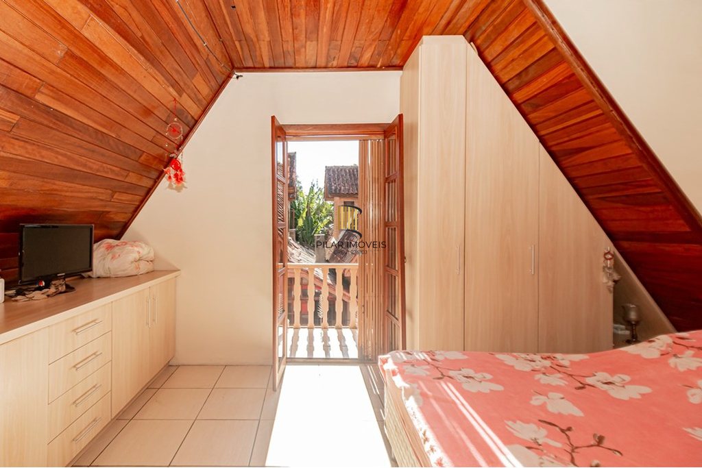 Casa de Condomínio 3 dormitórios no bairro Glória