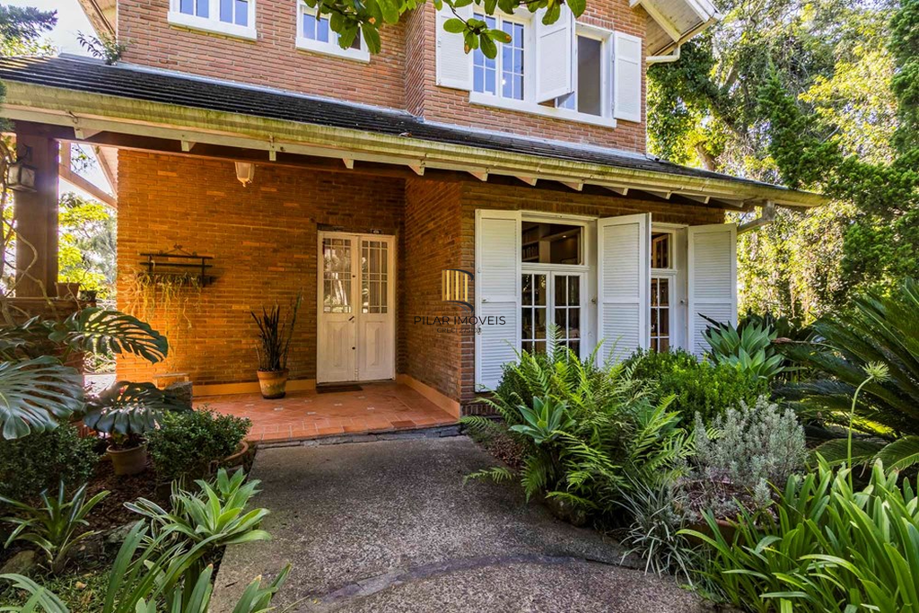 Casa 4 dormitórios no bairro Belém Novo