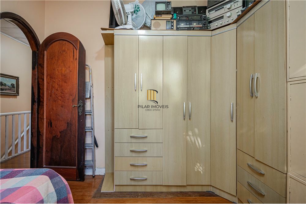 Casa 5 dormitórios no bairro Petrópolis