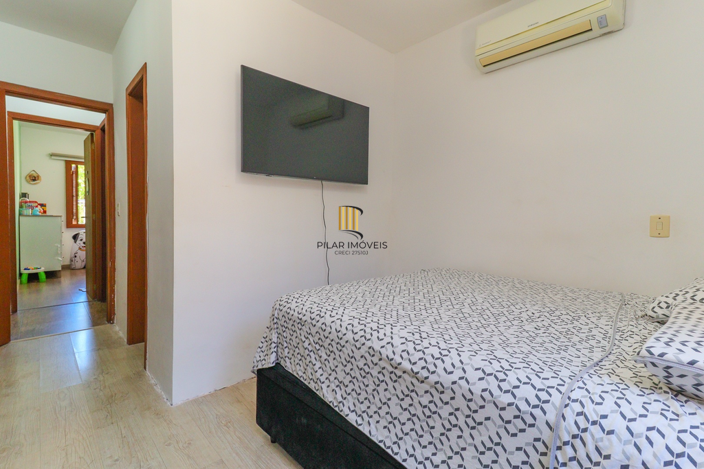 Casa 3 dormitórios no bairro Hípica