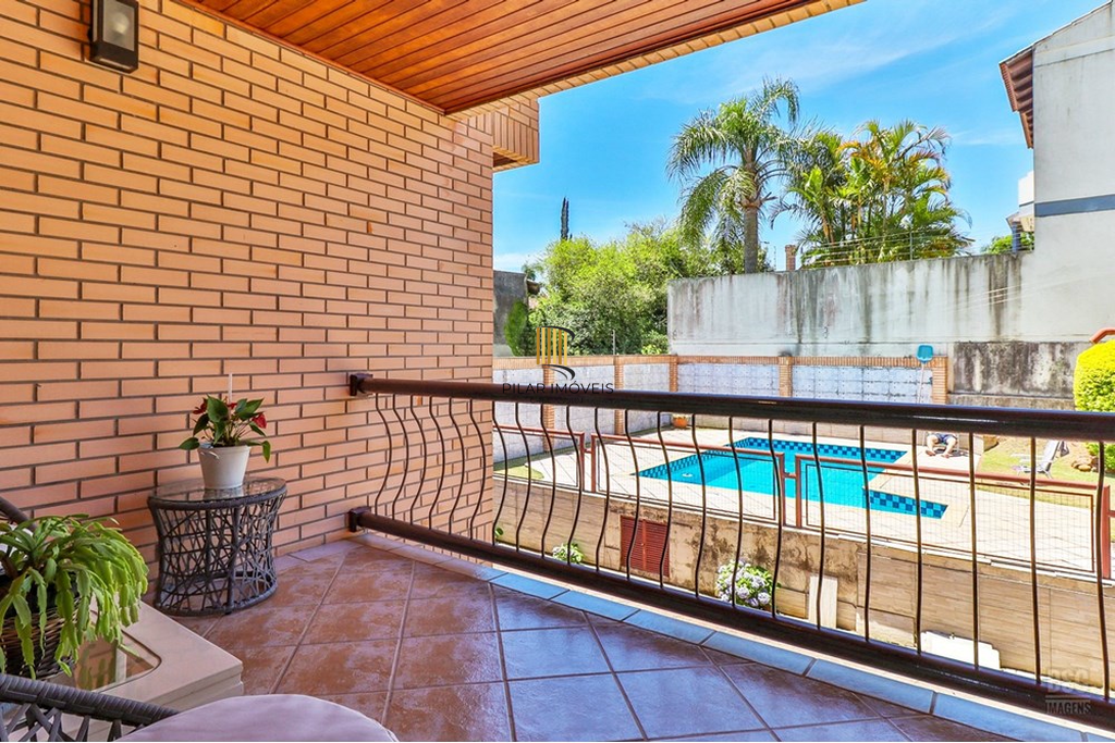 Casa de Condomínio 3 dormitórios no bairro Ipanema