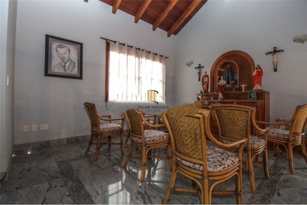 Casa 3 dormitórios no bairro Medianeira