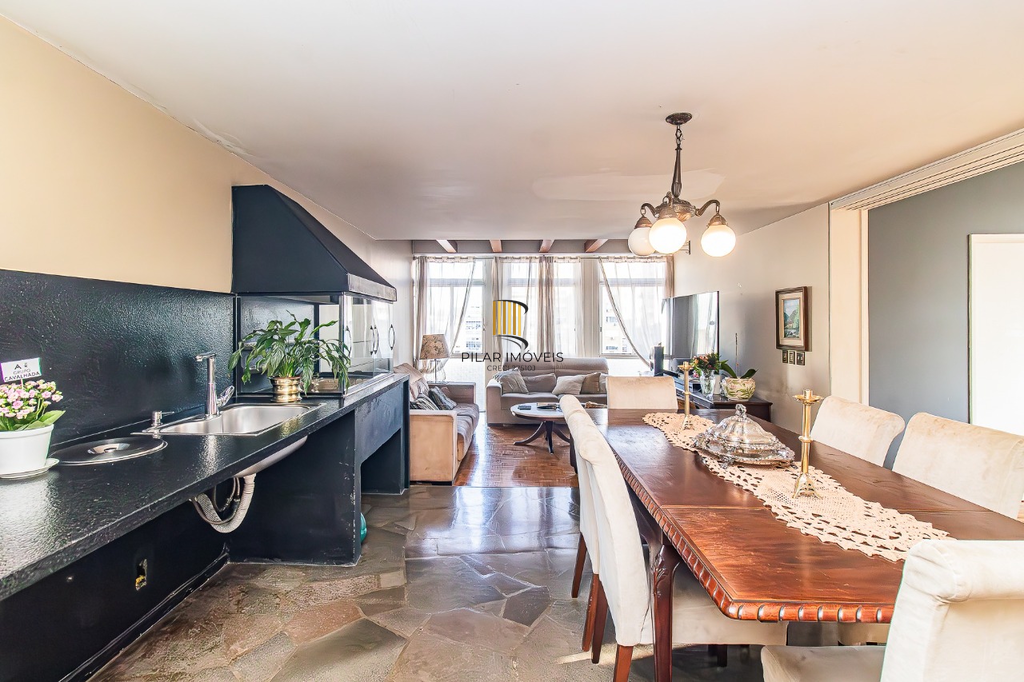Apartamento 4 dormitórios no bairro Moinhos de Vento