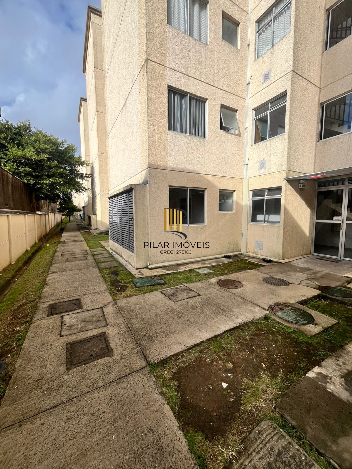 Apto 2 Dormitórios, Térreo, Sala, Cozinha, Banheiro, 01 vaga garagem-rotativa