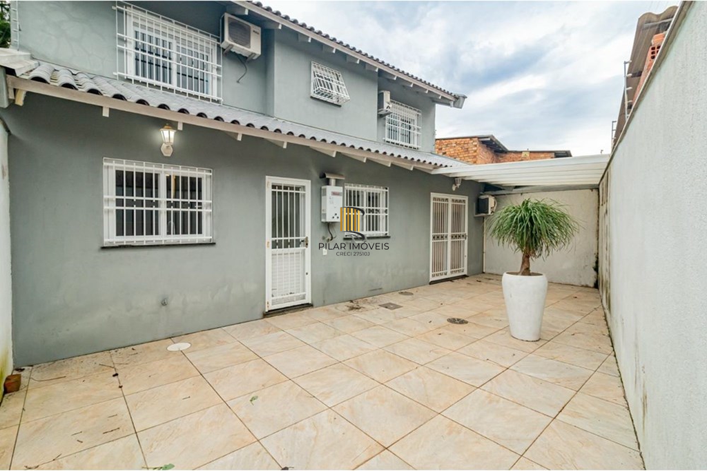 Casa 4 dormitórios no bairro Nonoai
