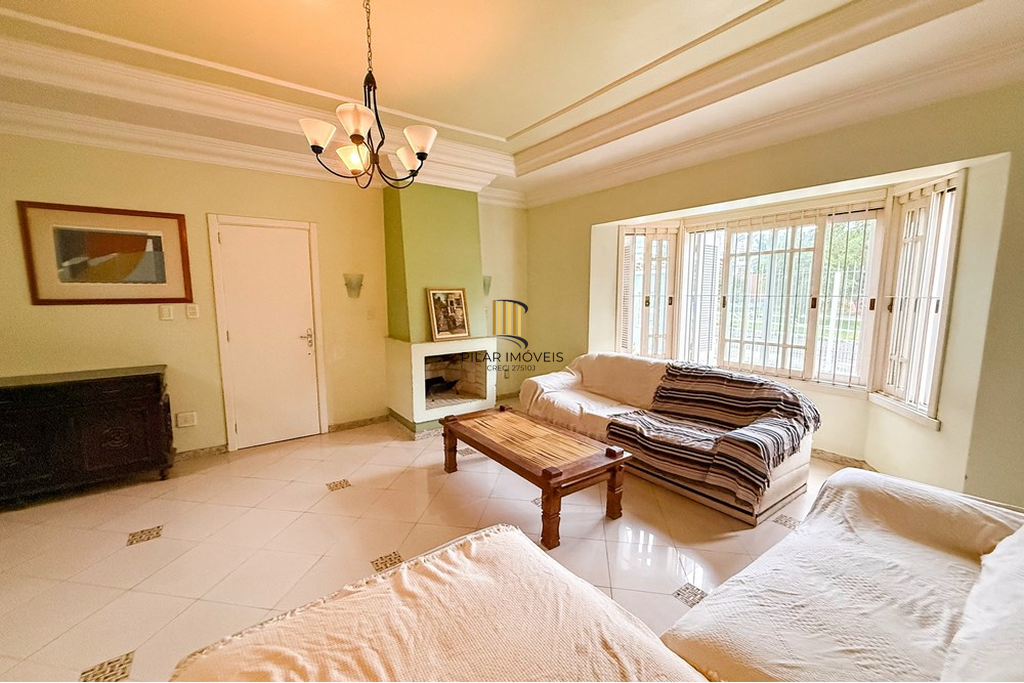 Casa 6 dormitórios no bairro Nossa Senhora das Graças