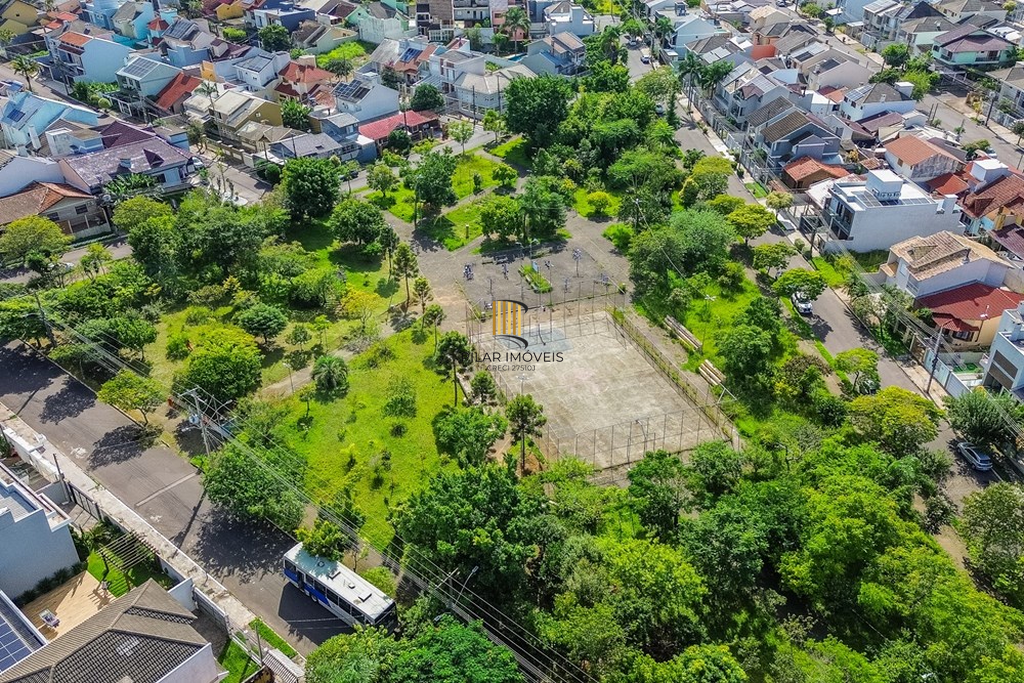 Terreno no bairro Mont Serrat