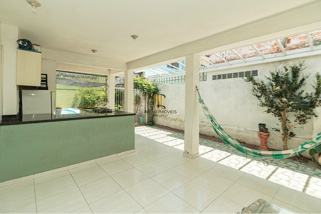 Casa 3 dormitórios no bairro Menino Deus