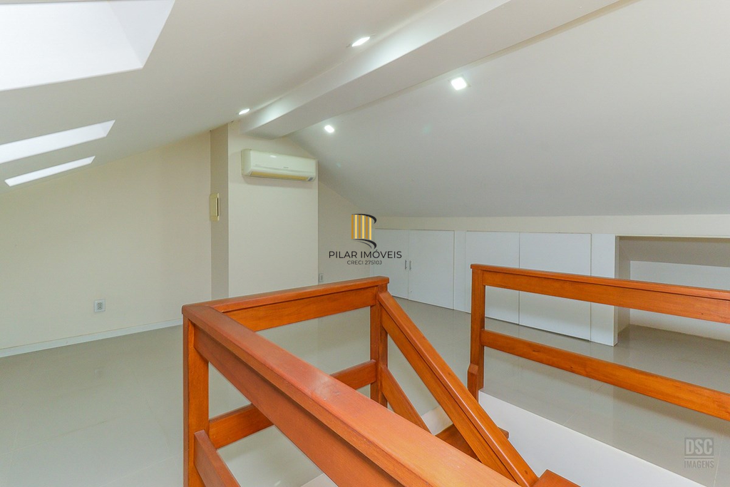 Casa de Condomínio 3 dormitórios no bairro Cavalhada